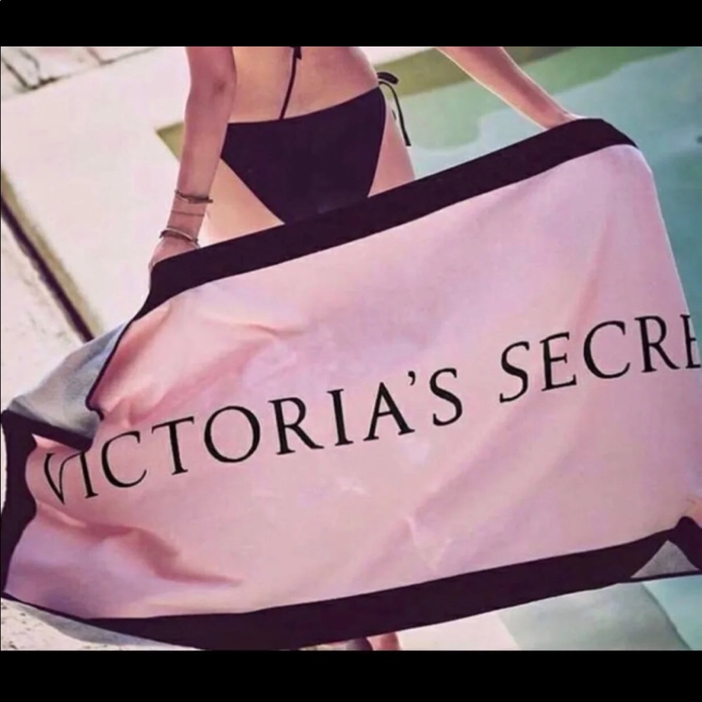 Victoria’s Secret Towel - Picture 1 of 4